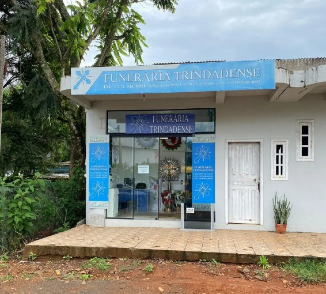 Sala 01, localizada na Rua Alecrim, área construída de 56,44m² e uma área de terreno livre privativa em Trindade do Sul/RS