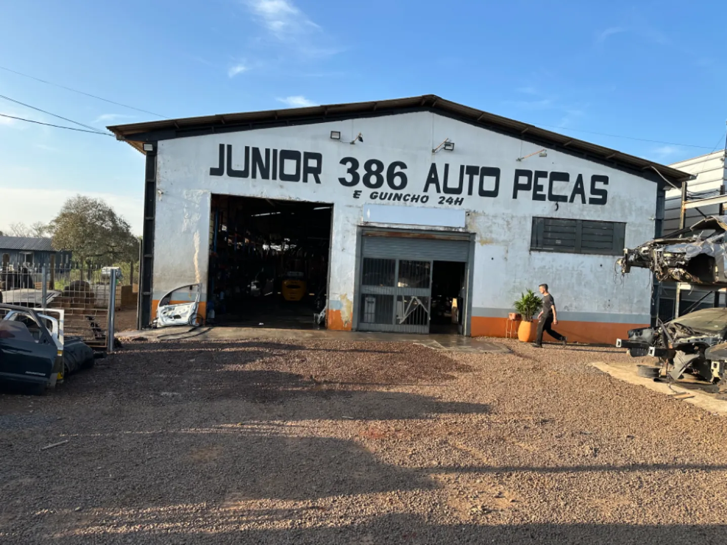 TERRENO URBANO COM PAVILHÃO COMERCIAL COM 2.247,70 M², EM SARANDI/RS