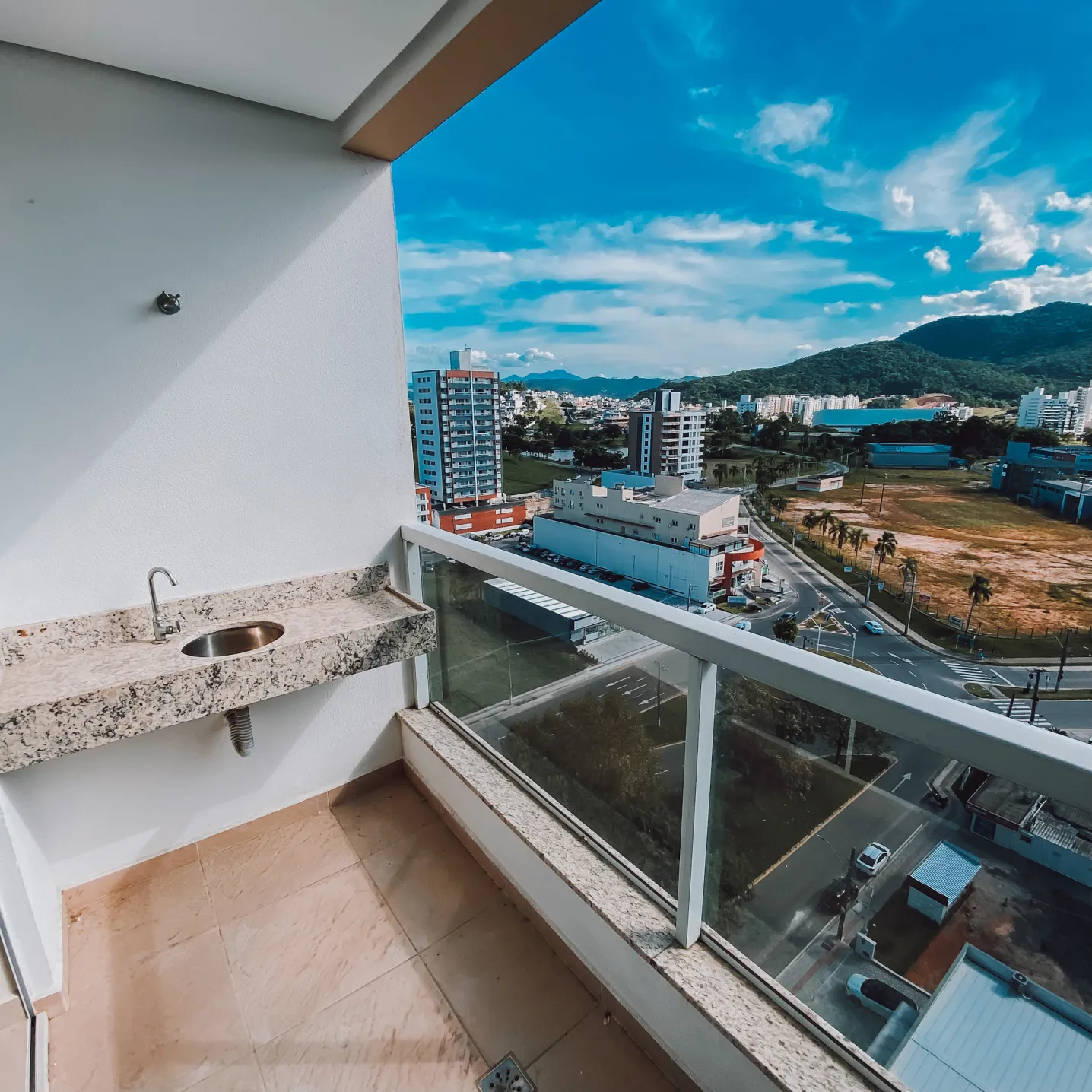 APARTAMENTO EM PALHOÇA/SC - COM 113,73 M²